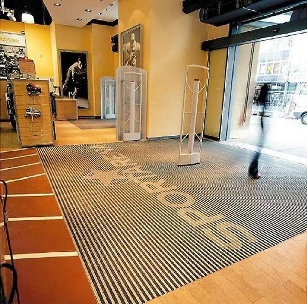 Matte mit Aufdruck „SPORTARENA“ Matte mit Aufdruck "SPORTARENA"